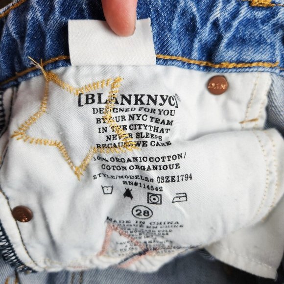 BLANKNYC Jeans Womens 28 Blue Madison Cropped Star Patch Distressed High Rise - Picture 16 of 16